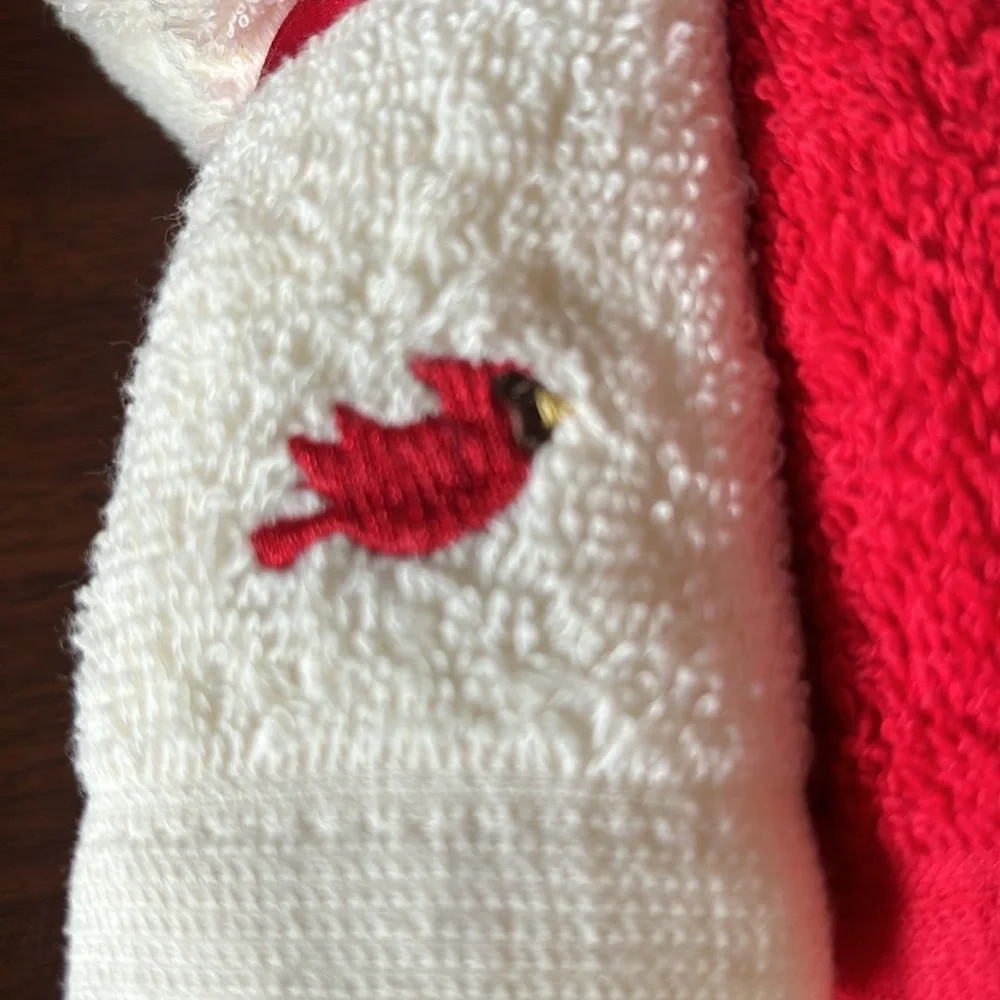 Signature Collection set of 6 Hand Towels NWT Embroidered Cardinals